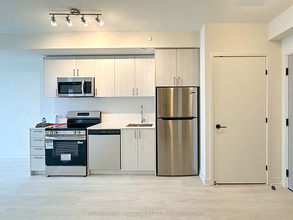 4th image of 8020 Derry Rd W #1806