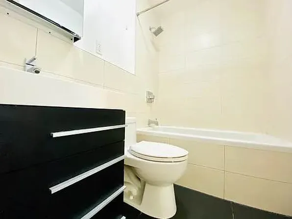 576 Marcy Avenue image 19 of 39