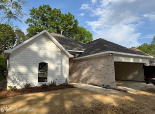 198 Lake Harbor Rd, Brandon, MS 39047