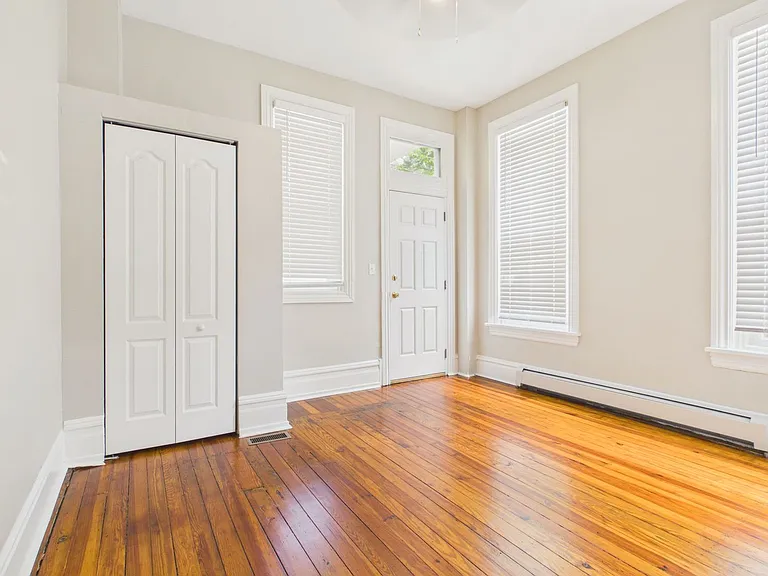 206 Kelker St — Photo 11