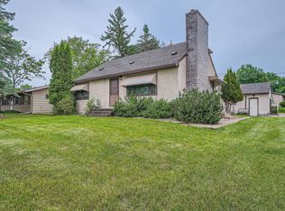 2415 Geneva Ave N, Oakdale, MN 55128