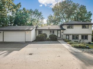 430 Park Pl, Saint Paul, MN 55115