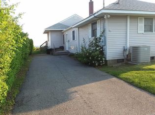 4 Shore Rd, East Patchogue, NY 11772