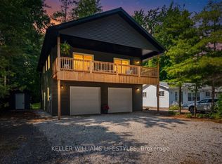 9904 Lake Rd, Lambton Shores, ON N0M1T0