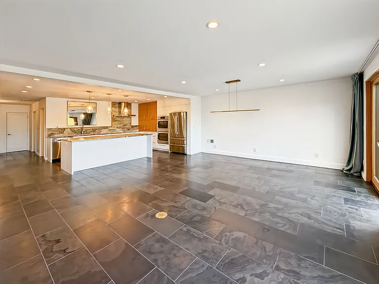 1251 40th Ave — Photo 10