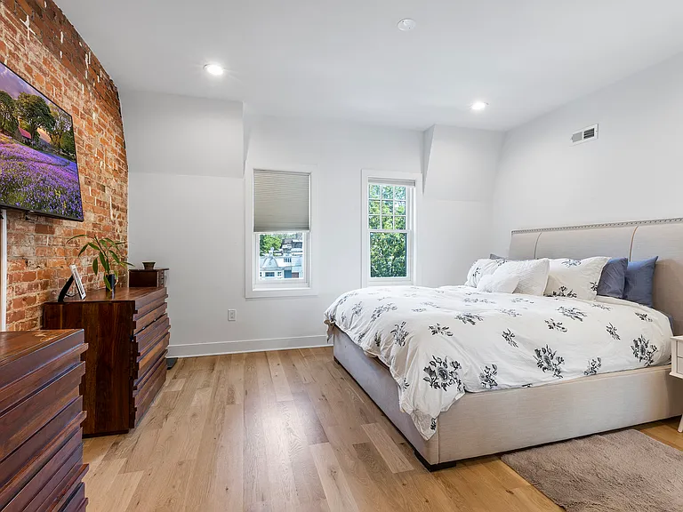 4638 Locust St — Photo 17