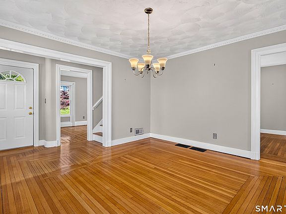 5th image of 511 Thompson Avenue