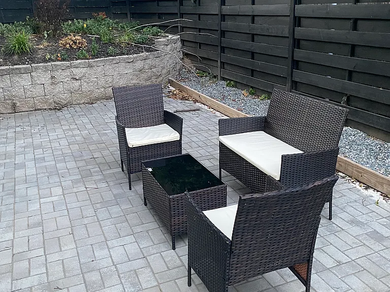 Resting set and an umbrella are provided.