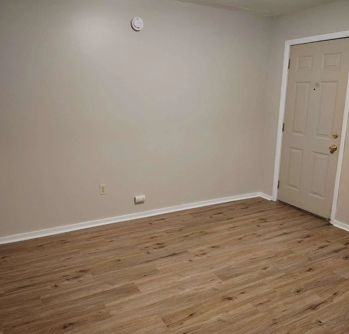 1 bed, 950 sqft, $1,000 — Photo 4