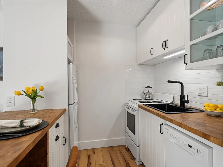 725 E Main St #307 — Photo 9