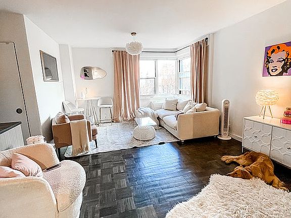 2nd image of 14 Horatio St APT 9A