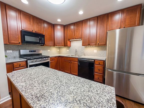 4th image of 1429 N Green Meadows Blvd