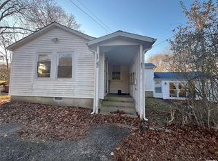 42 Gray Ave, Medford, NY 11763