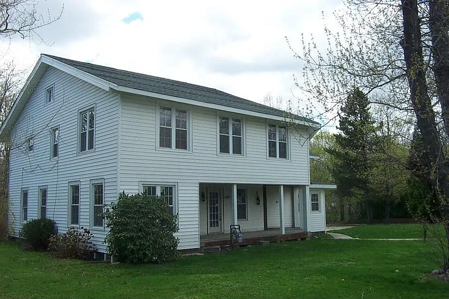 28704 Cresthaven Dr photo 1