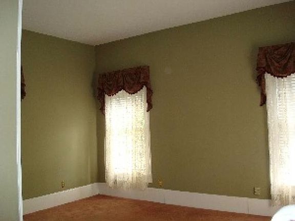 5th image of 300 N Natchez St