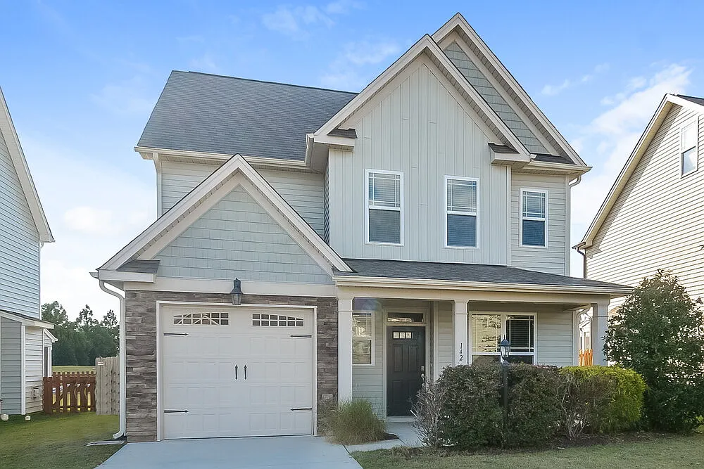 3 bed, 2.5 bath, 1724 sqft, $2,030 — Photo 1