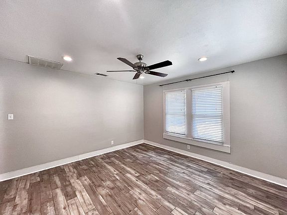 3rd image of 608 S Academy Ave