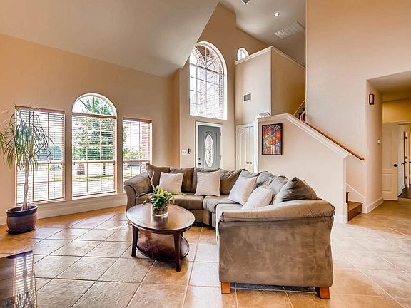 4th image of 12216 Tanglewild Dr