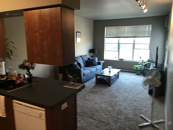 5th image of 312 Wisconsin St APT 201