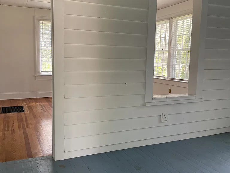 129 N Meridian St #2 — Photo 7