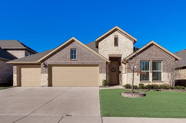 1st image of 923 Manuel Dr