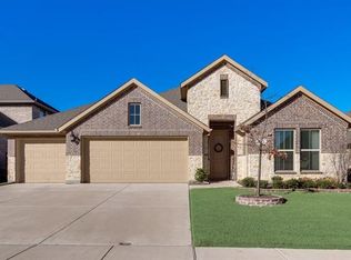 923 Manuel Dr, Fate, TX 75087