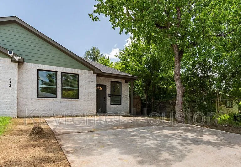 5121 Southwind St — Photo 3
