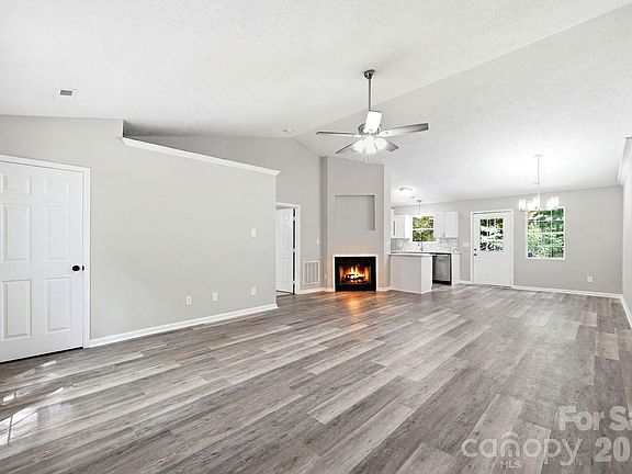 4th image of 6324 Grove Park Blvd