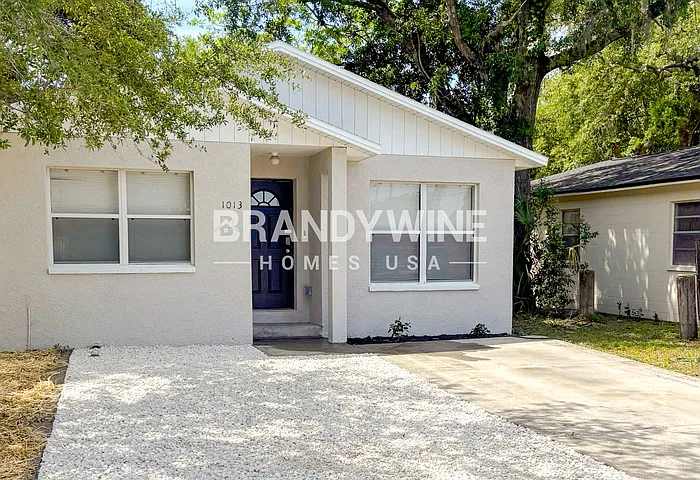 1013 E Eskimo Ave — Photo 1
