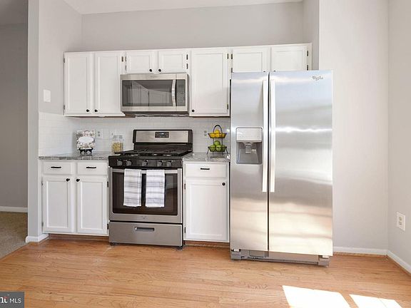 2nd image of 44182 Mossy Brook Sq
