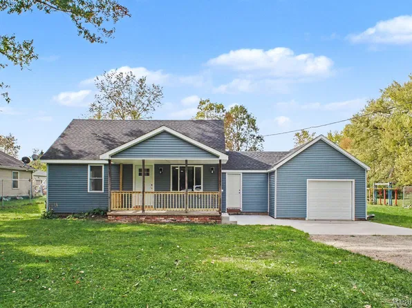 2465 Howald Ave, Flint, MI 48504
