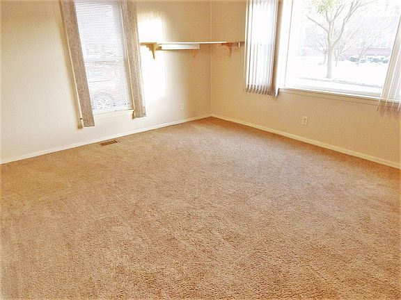 4th image of 41 East Ave #1
