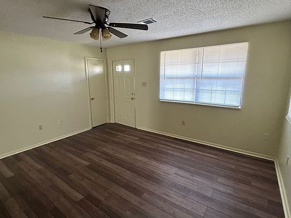 3rd image of 106 Gabriel Cir