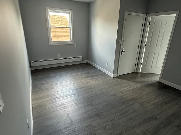812-814 Bayway #1A — Photo 5