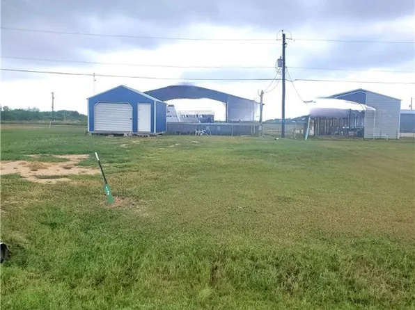 12-14 Sandhill Ln, Seadrift, TX 77983