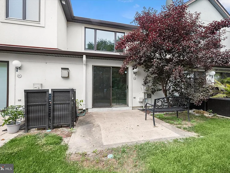 45 Queen Neva Ct #B — Photo 15