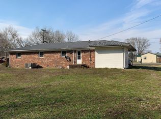 155 W 7th Ave, Lobelville, TN 37097