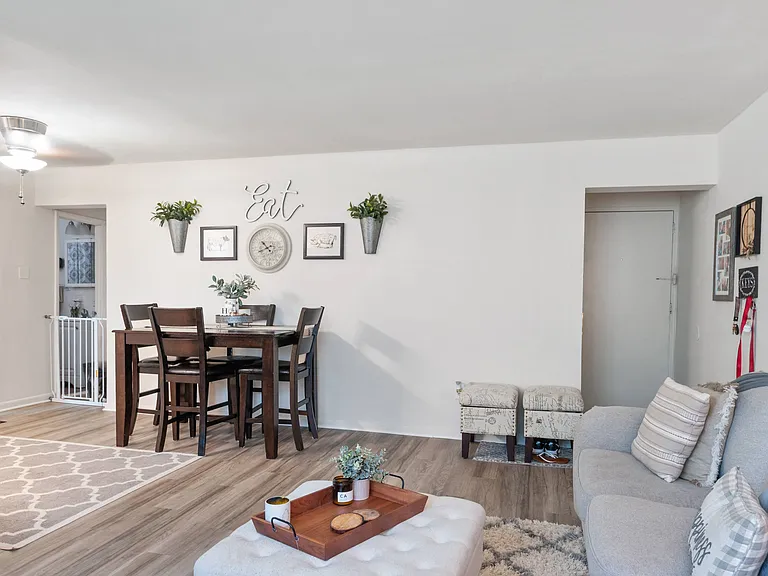 Coventry Place Apartments — Photo 14