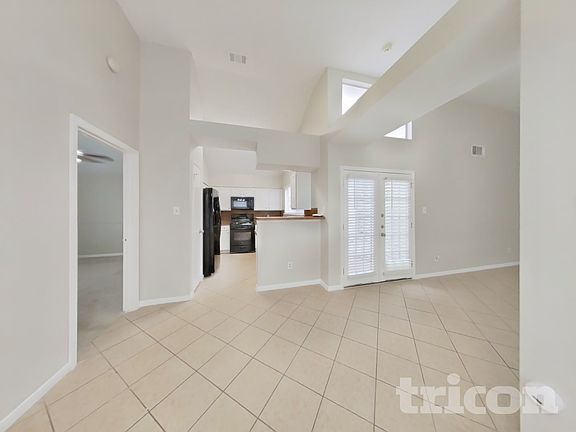 4th image of 6615 Laurel Glen Dr