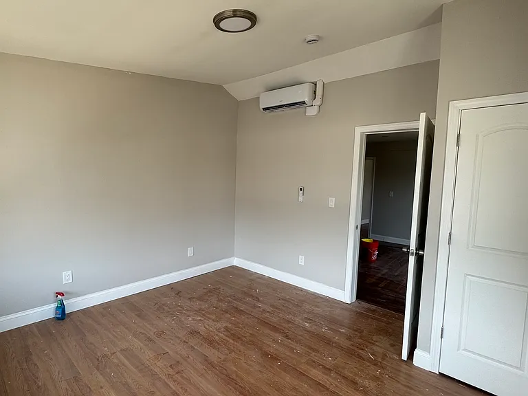1012 Dixwell Ave #2 — Photo 4