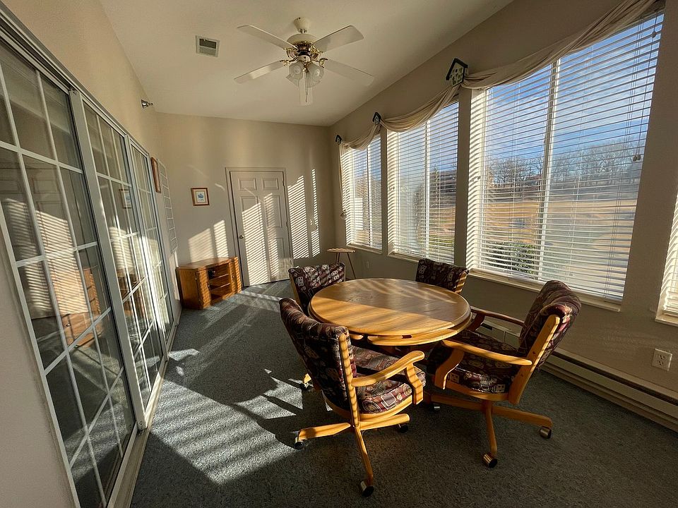2nd image of 300 Glory Rd #5-2