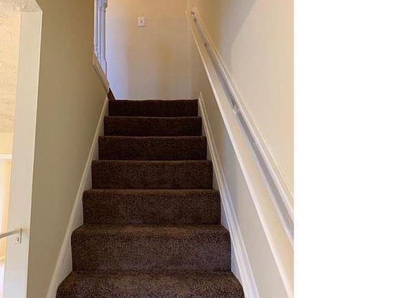 5th image of 8244 Marlton Ct