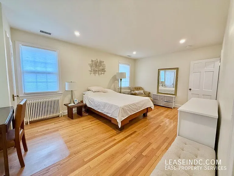 4825 Butterworth Pl NW — Photo 22