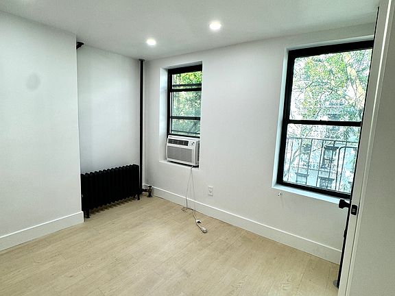 4th image of 440 E 9th St APT 6A