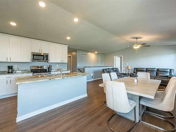 5th image of 403 Lacy Cir NE