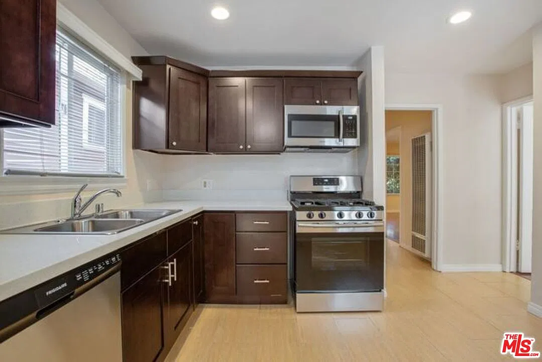 2 bed, 1.0 bath, 1000 sqft, $2,895 — Photo 1