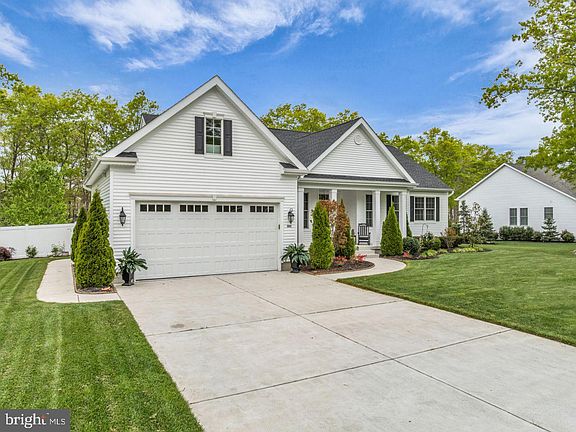 5th image of 305 Glen Dornoch Ln