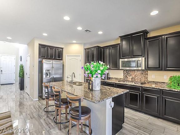 5th image of 7165 Purple Iris Ave