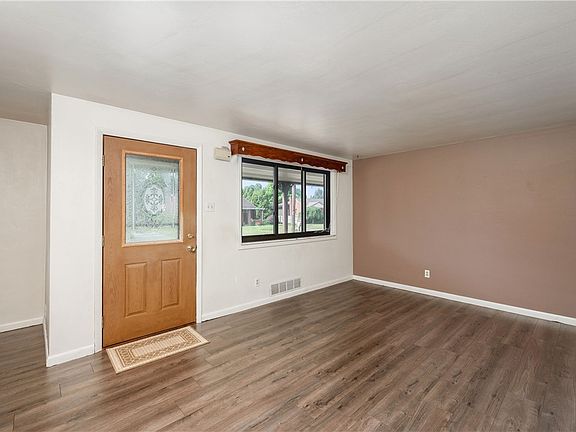 5th image of 117 Bon Aire Dr