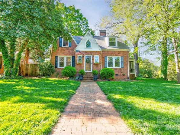 902 Hawthorne Rd, Shelby, NC 28150